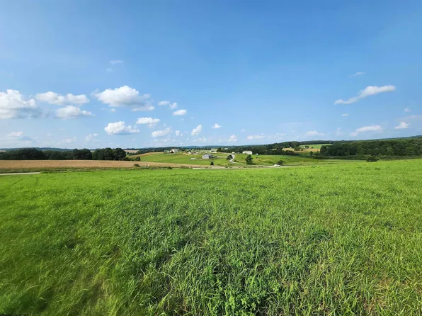 6 Meadow Lark Dr, Bruceton Mills, WV 26525