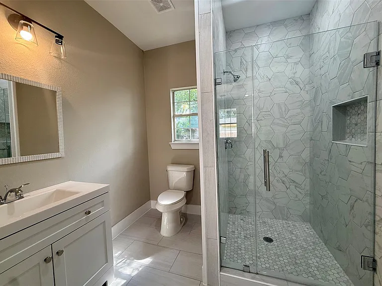 1816 Ryon St — Photo 11
