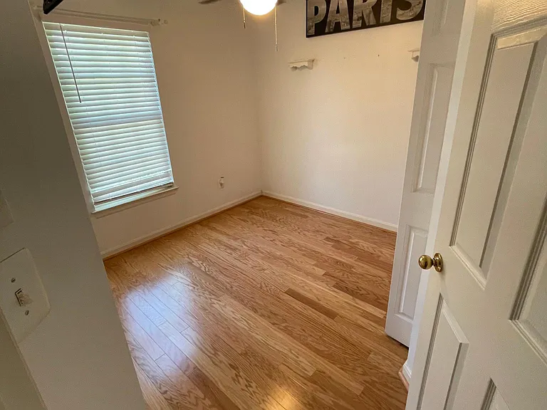 12916 Hyannis Ln — Photo 10
