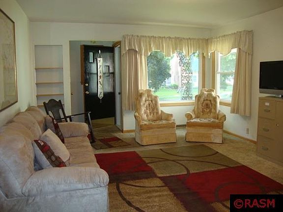 2nd image of 119 Blue Earth St