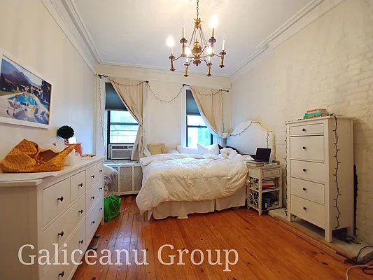 Rented by Lexington Real Estate Group | media 4