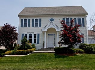 14 Legendary Cir, Port Chester, NY 10573