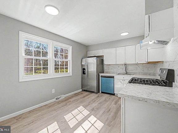 4th image of 733 Cresson Ave