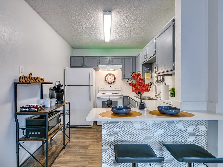 18333 Roehampton Dr #421 — Photo 5