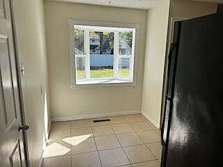 3rd image of 1610 Genoa Pl