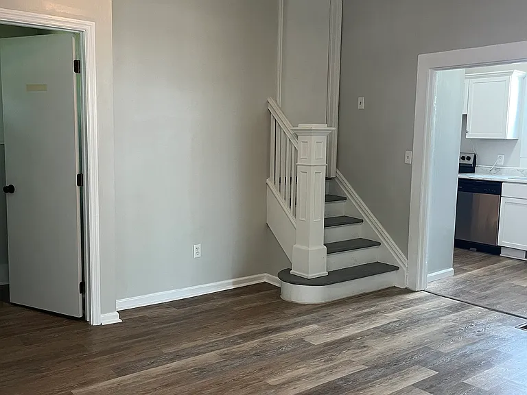 141 S Main St — Photo 12