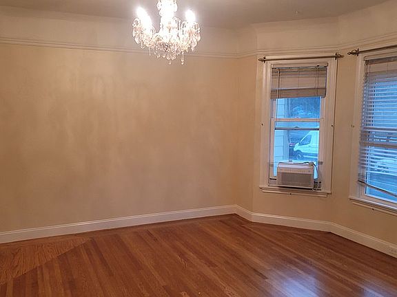5th image of 515 Eureka St