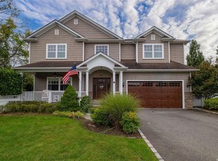 100 Raymond St, Rockville Centre, NY 11570