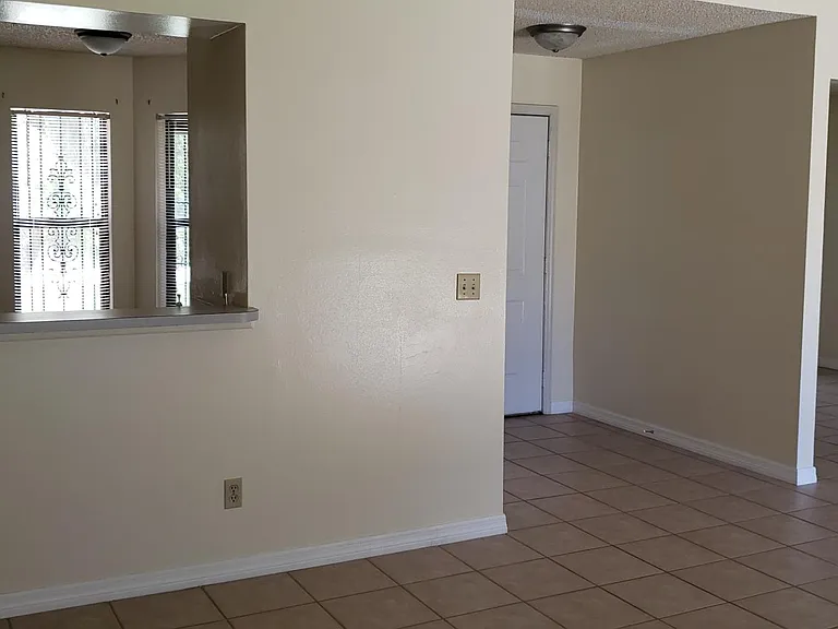 1315 SW Hebner Ave — Photo 16