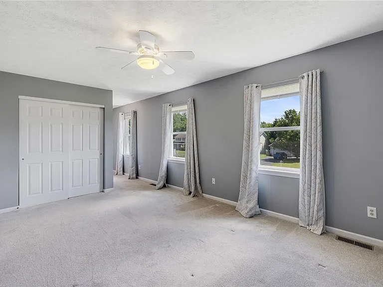 40 Alverstone Way — Photo 28