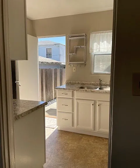 861 Law St — Photo 7