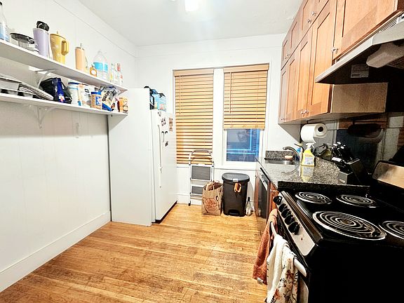 4th image of 108 Myrtle St APT 11