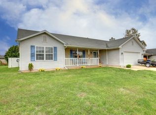 806 E Boone St, Tolono, IL