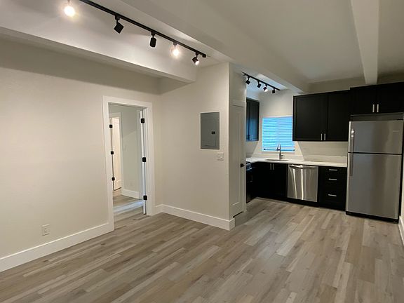 Living room/ kitchen