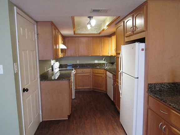 4th image of 3528 Parkwood Ave