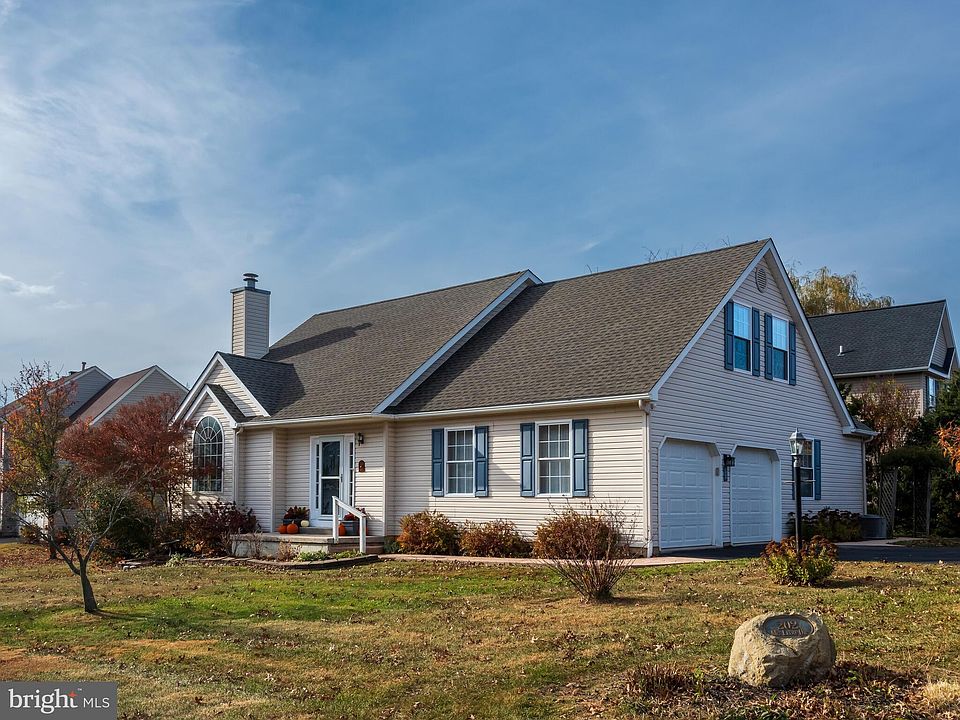 1st image of 202 McLeod Dr