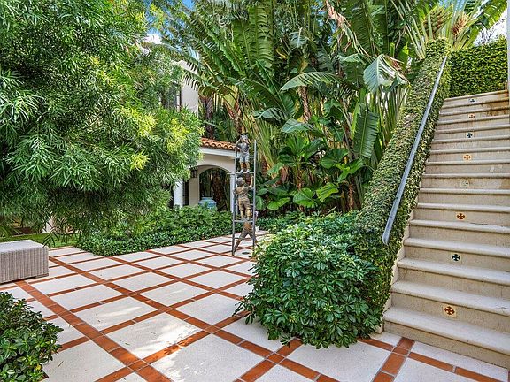 5th image of 2701 S Flagler Drive
