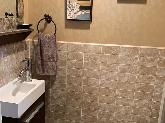 3rd image of 6383A Douglaston Pkwy #70