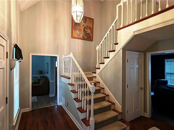 4th image of 222 Shallowbrook Dr