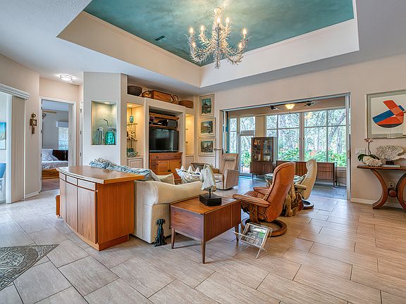 3rd image of 33 Speceberry Cir