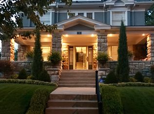 8 E 54th St, Kansas City, MO 64112
