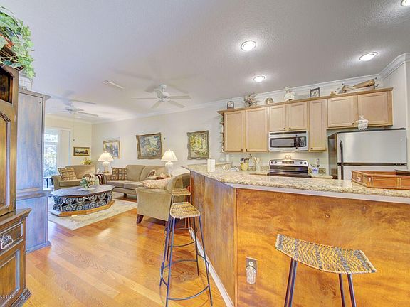 5th image of 2360 Camberly Cir