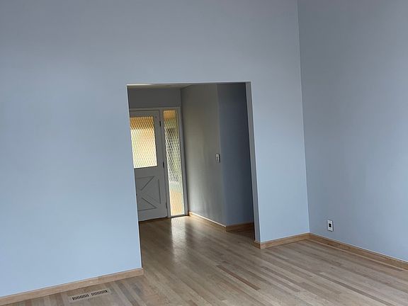 3rd image of 765 Palm Ct
