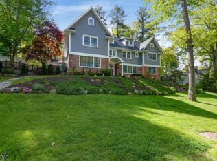 31 Welsh Rd, Essex Fells, NJ 07021
