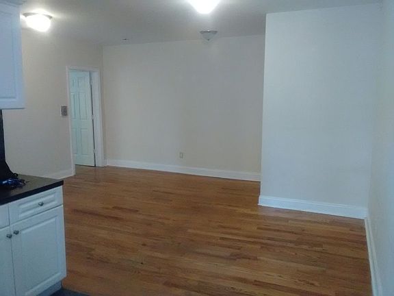 4th image of 242 Bradhurst Ave APT 22