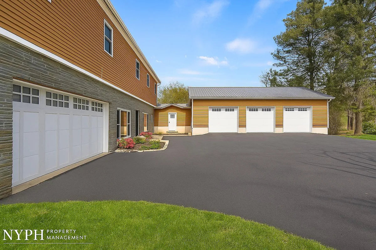 Unit Photo - 5113 Cedarvale Rd