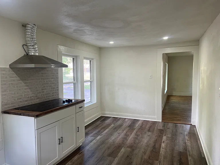 108 Brown St — Photo 11