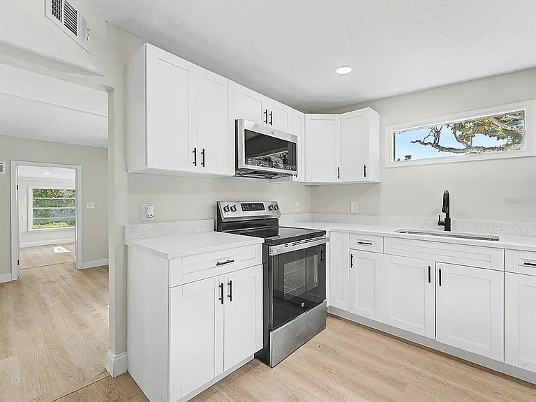 7708 Maryland Ave — Photo 12