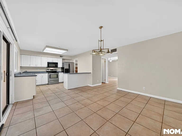 4628 Michillinda Ln — Photo 9