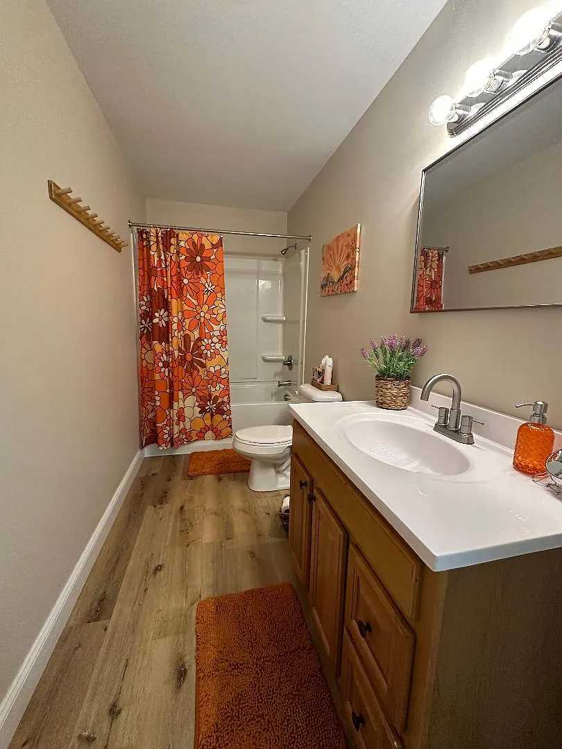 3 bed, 900 sqft, $2,600 — Photo 4
