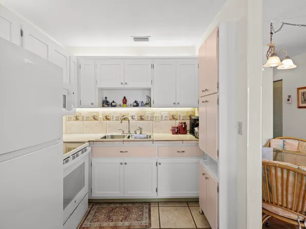 2800 Indian River Boulevard #7t, Vero Beach, FL 32960