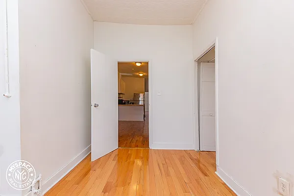 Rented by MySpaceNYC | media 25