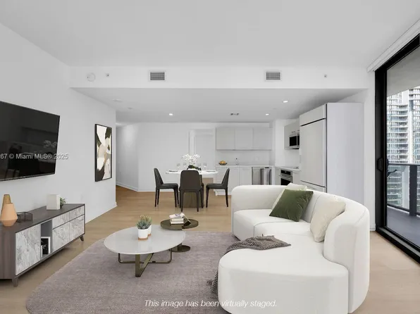 45 SW 9th St APT 2101, Miami, FL 33130