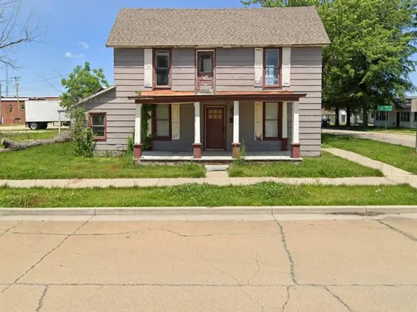 902 Walnut St, Bismarck, MO 63624