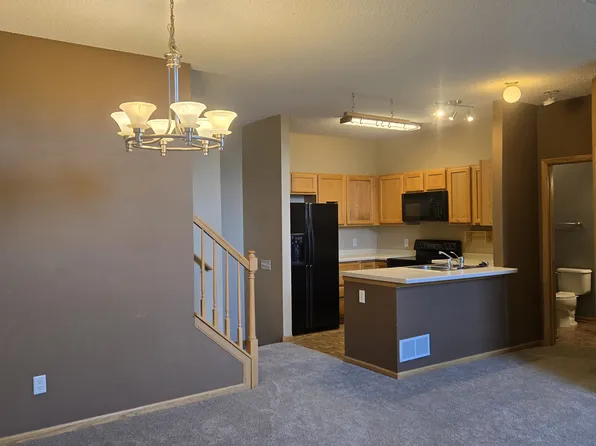 6869 Meadow Grass Ln S, Cottage Grove, MN 55016
