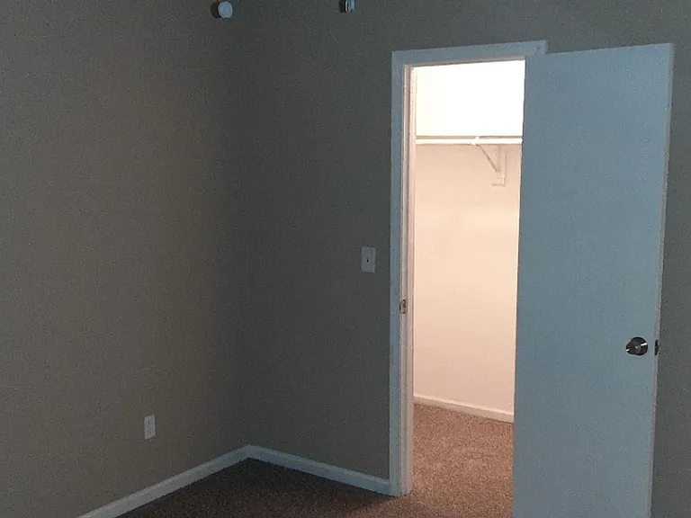 Cedarwood Apartments 206 — Photo 16