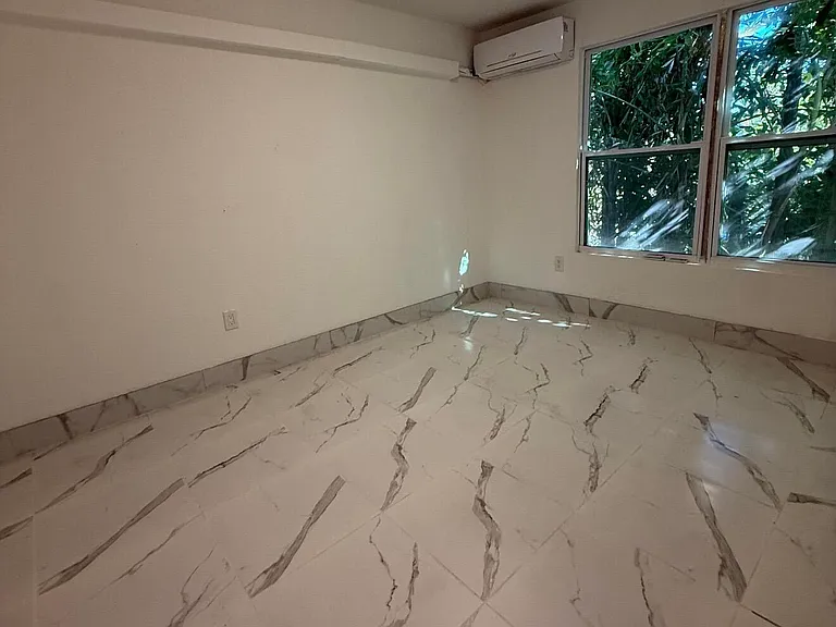 1652 Madison St #2 — Photo 3