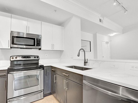 4th image of 4903 Midtown Lane #3114