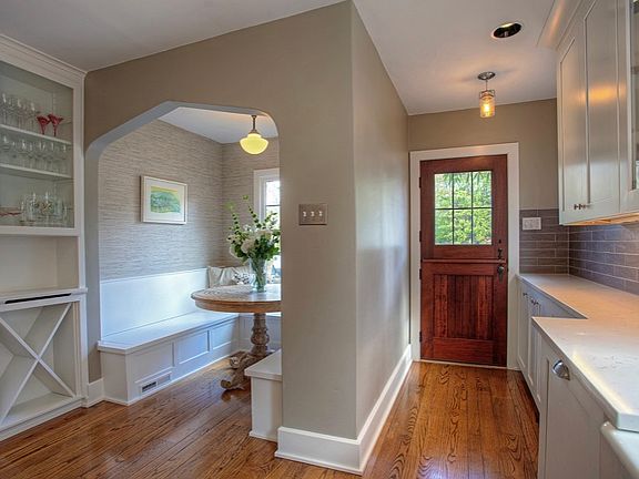 Dutch door side entry