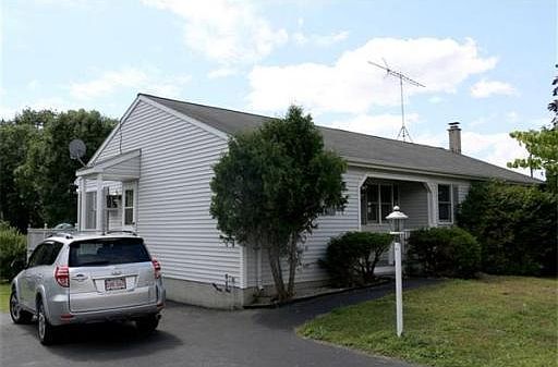 2nd image of 152 Crawford St