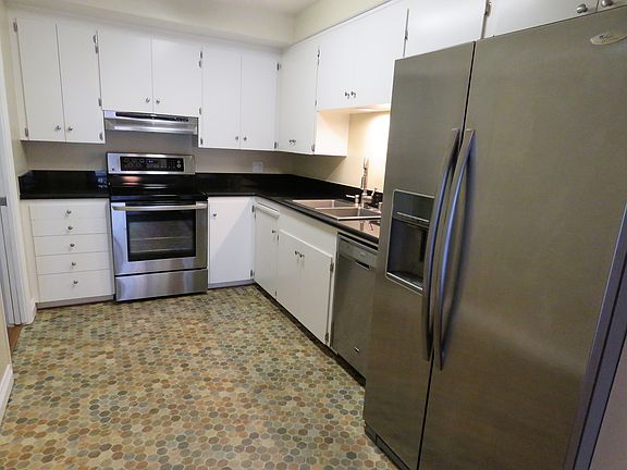 5th image of 733 Kline St Unit 103