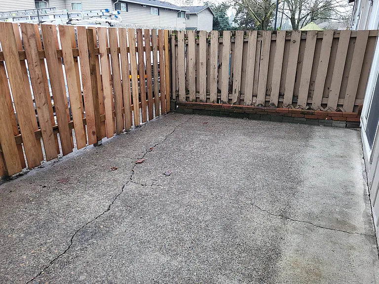 Townhouse Square Apartments — Photo 15
