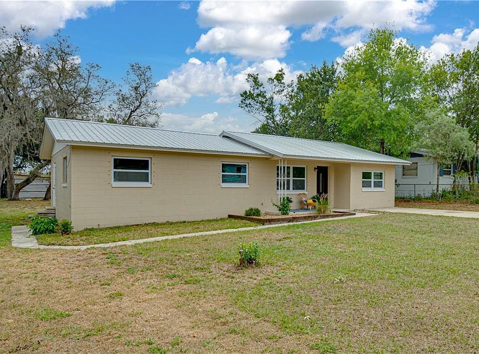 1st image of 215 Palm Leaf Ave