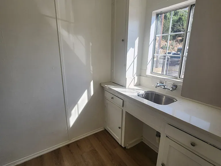 2821 Sierra St #5 — Photo 5