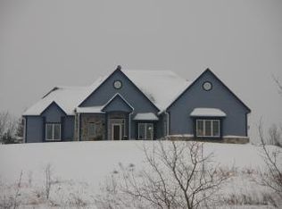 W1743 N Side Dr, Oconomowoc, WI 53066