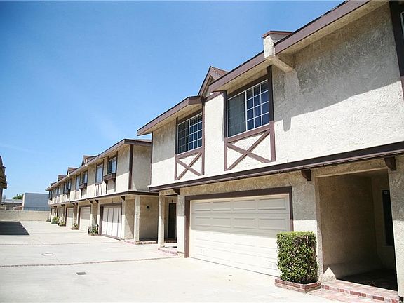 3rd image of 13921 Kornblum Ave Unit 3